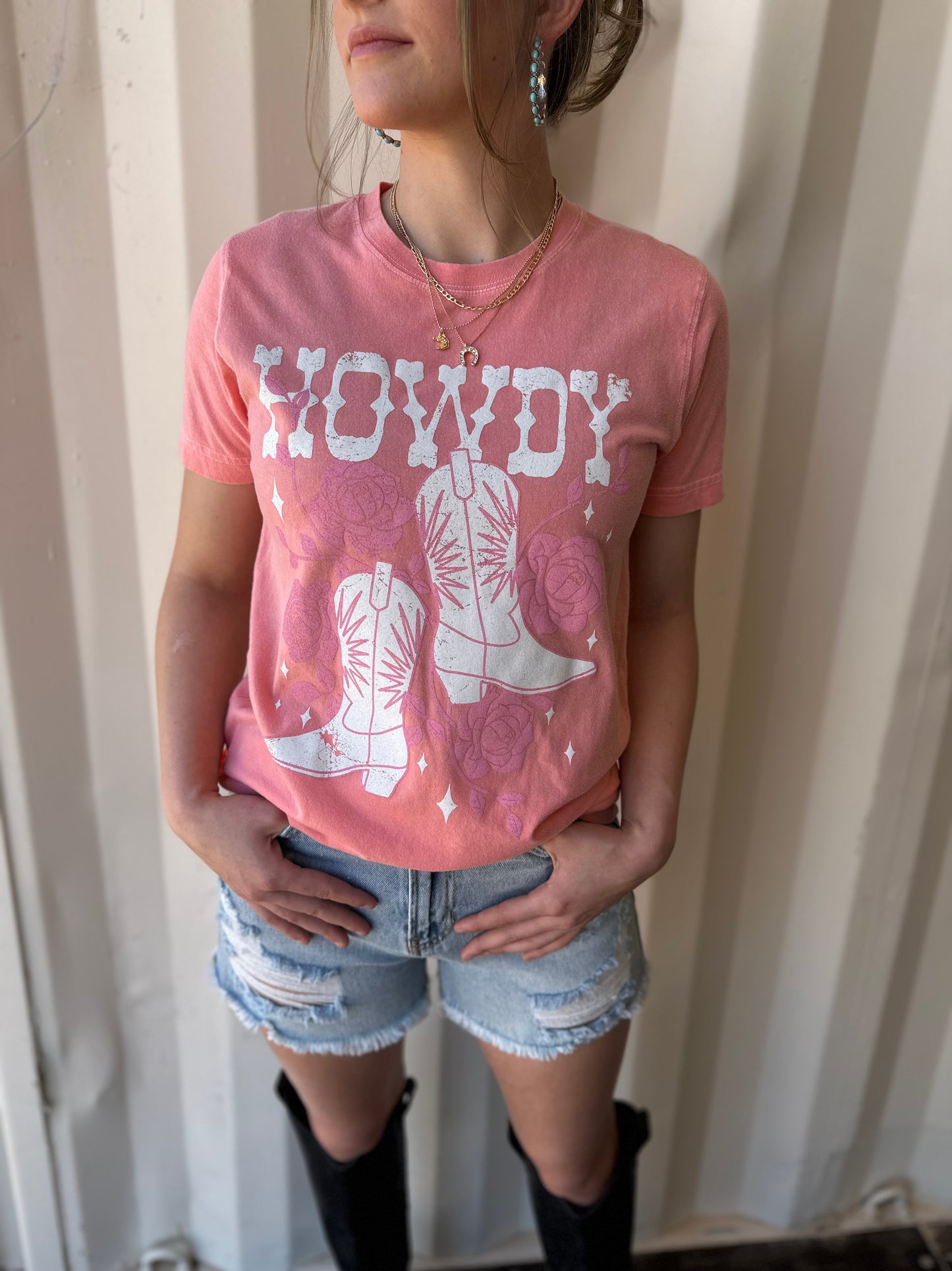 Howdy Cowgirl Boots - Mineral Wash T-Shirt: CORAL