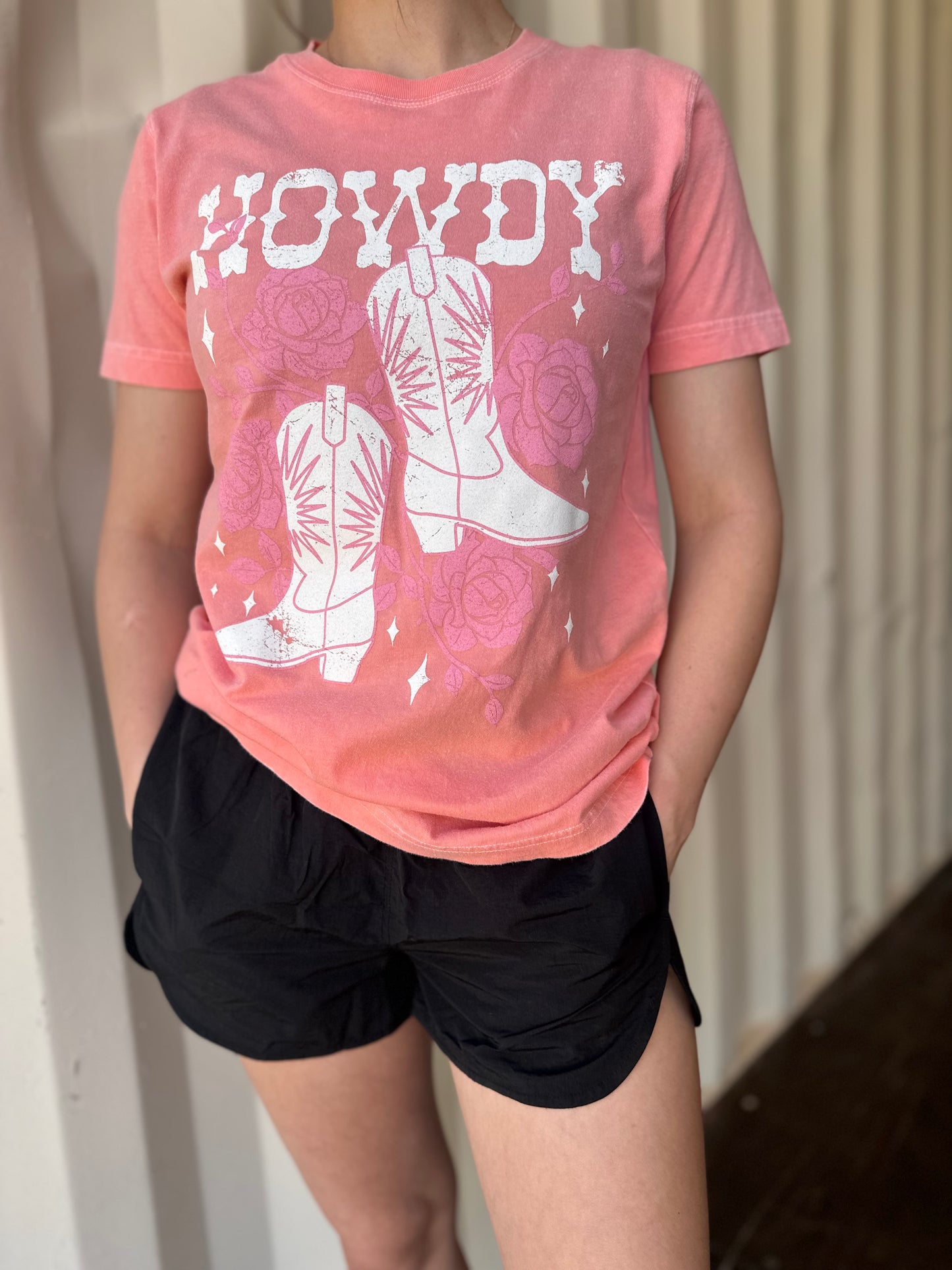 Howdy Cowgirl Boots - Mineral Wash T-Shirt: CORAL