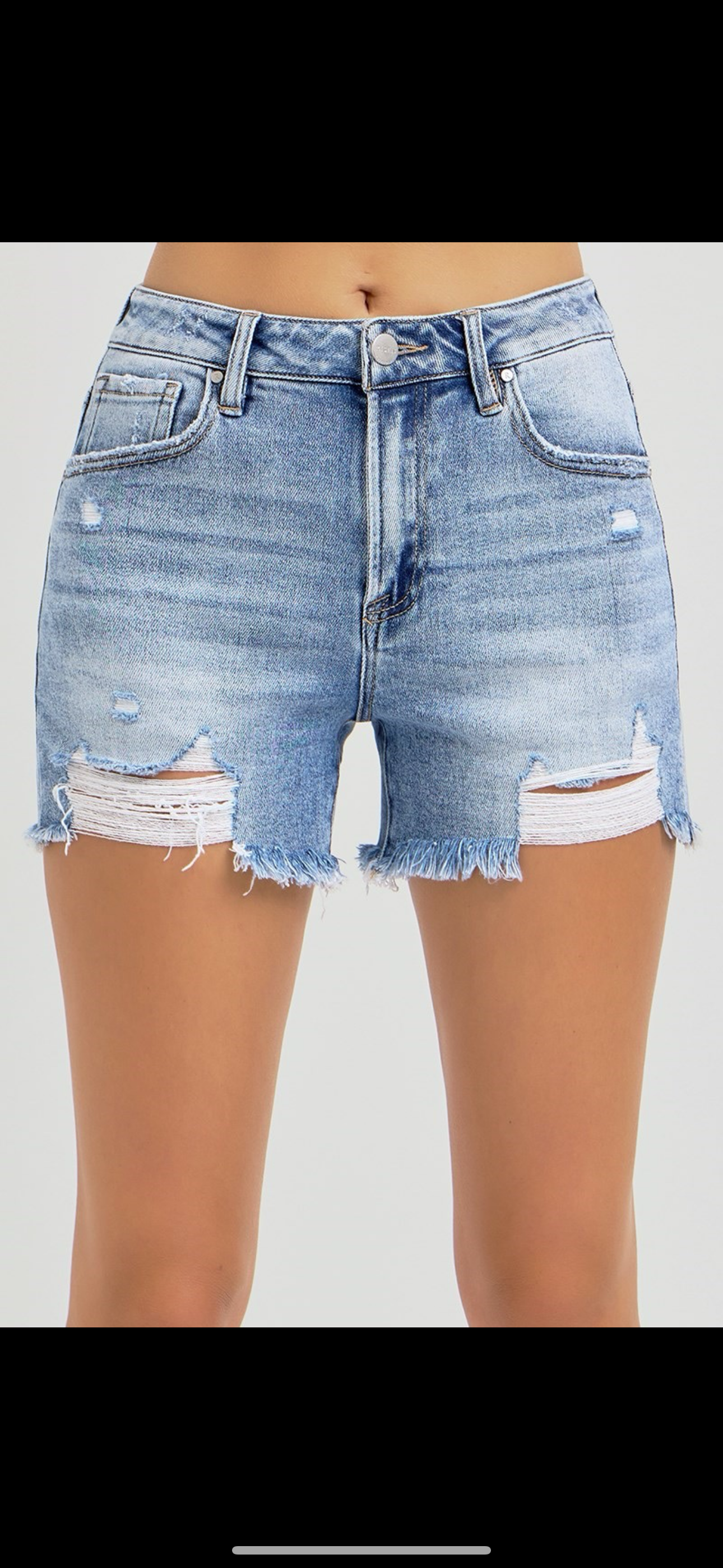 Risen Jean Short: Medium Wash