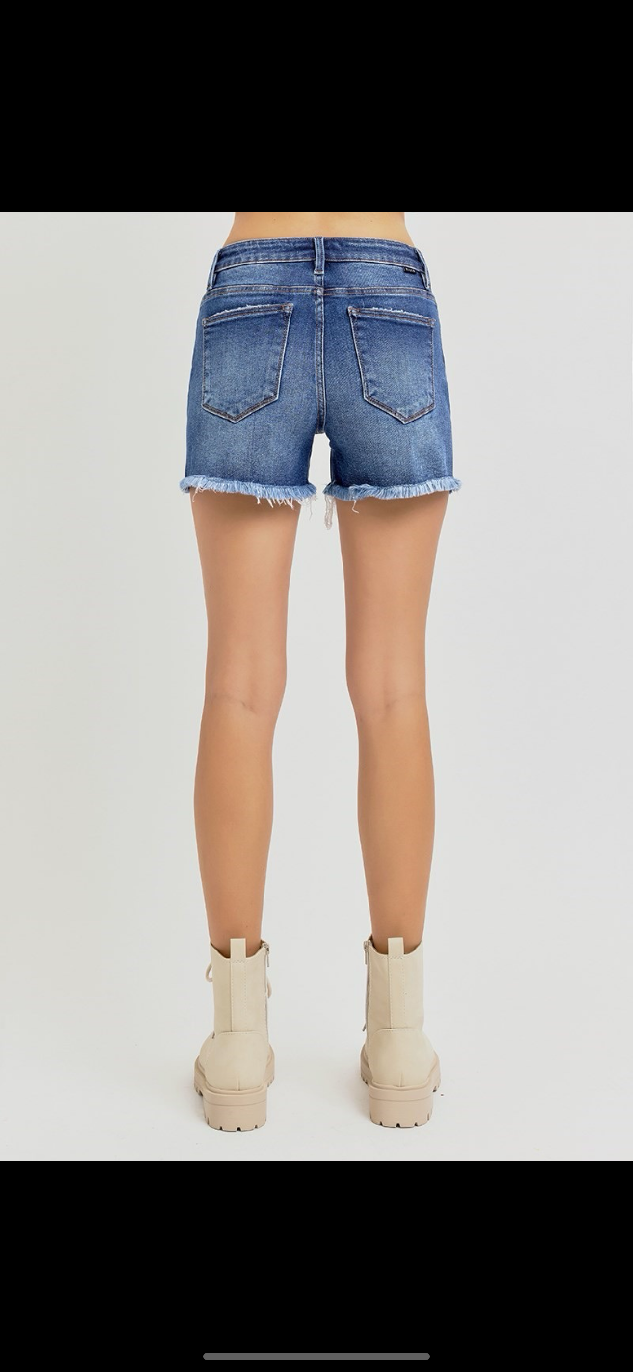 Risen Jean Short: Dark